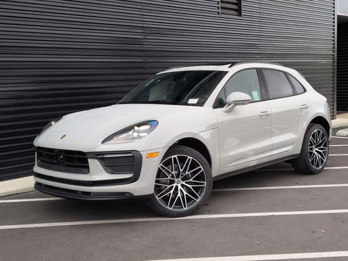 2026 Porsche Macan 