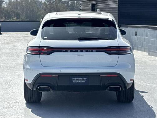 2025 Porsche Macan Base