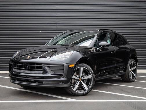 Jet Black Metallic 2026 Porsche Macan Macan