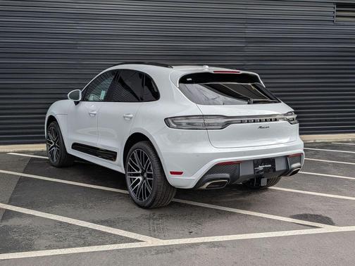 2026 Porsche Macan 