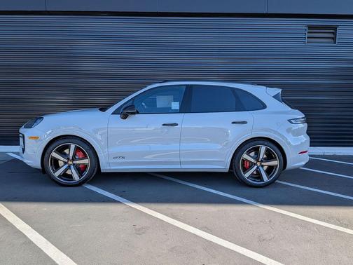 2026 Porsche Cayenne GTS