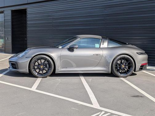 2023 Porsche 911 Targa 4 GTS