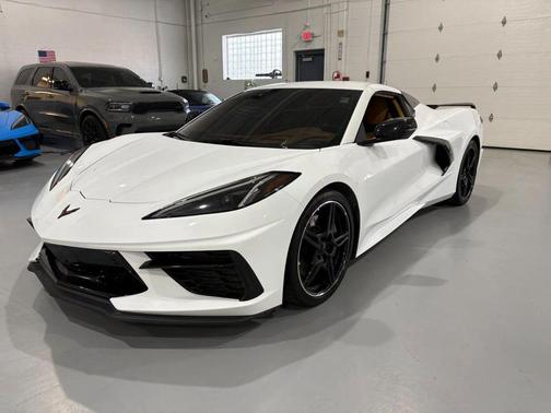 Arctic White 2021 Chevrolet Corvette Stingray w/3LT