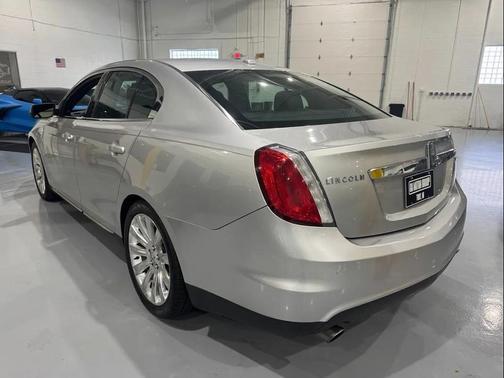 2012 Lincoln MKS Base