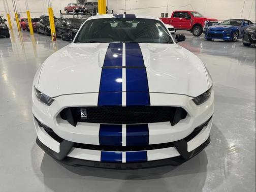 2016 Ford Shelby GT350 Base