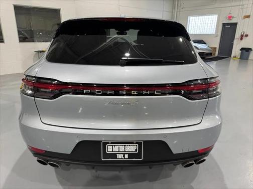 2021 Porsche Macan Base