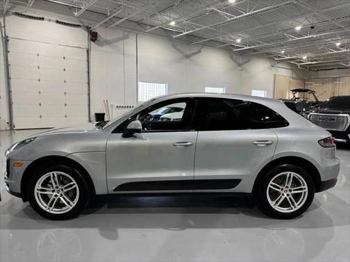 2021 Porsche Macan Base