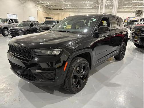 2023 Jeep Grand Cherokee Altitude