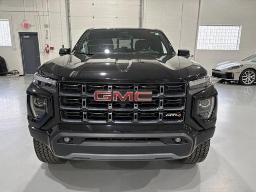 Onyx Black 2023 GMC Canyon AT4