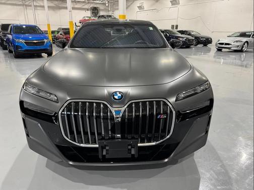 2024 BMW i7 M70