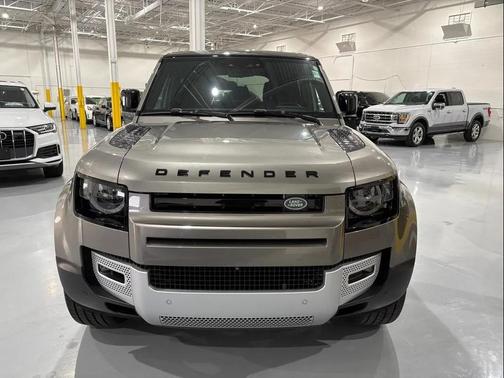 2024 Land Rover Defender 110 P300
