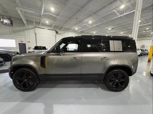2024 Land Rover Defender 110 P300