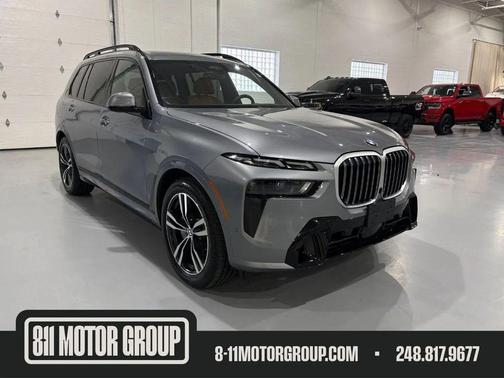 Skyscraper Grey Metallic 2025 BMW X7 xDrive40i