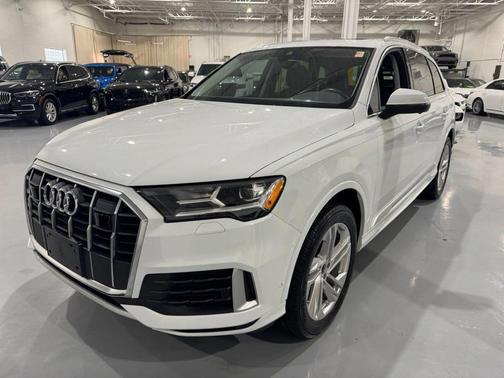 2023 Audi Q7 45 Premium