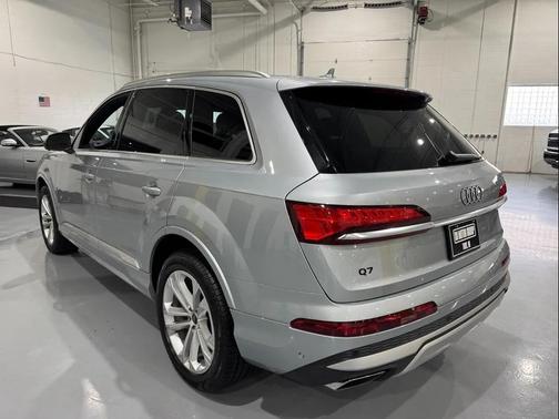 2025 Audi Q7 55 Premium