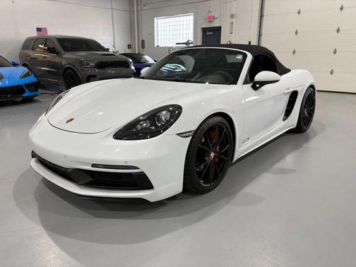 Carrara White Metallic 2018 Porsche 718 Boxster GTS