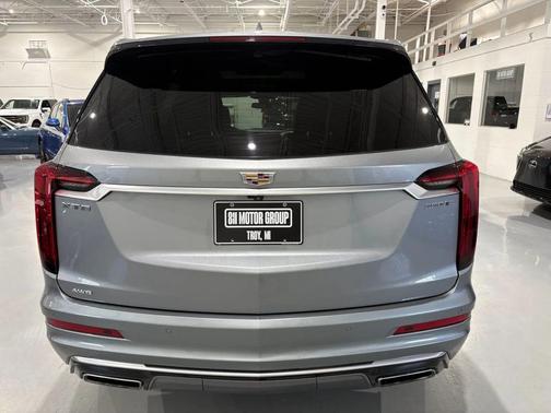 Argent Silver Metallic 2023 Cadillac XT6 Luxury AWD