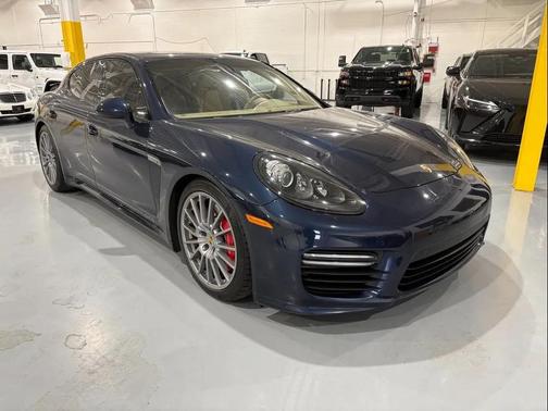 2015 Porsche Panamera GTS