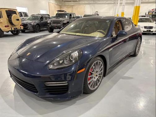 2015 Porsche Panamera GTS