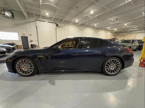 2015 Porsche Panamera GTS