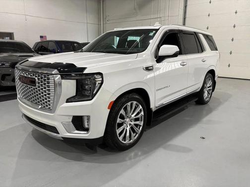 White Frost Tricoat 2023 GMC Yukon Denali