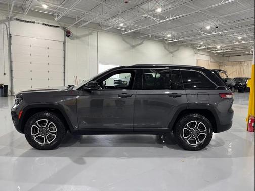 2022 Jeep Grand Cherokee Trailhawk