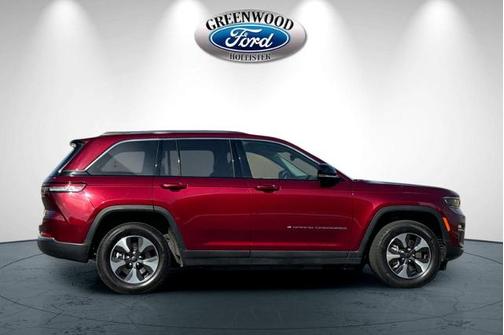 2023 Jeep Grand Cherokee BASE