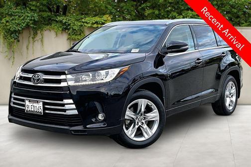 Midnight Black Metallic 2019 Toyota Highlander Limited