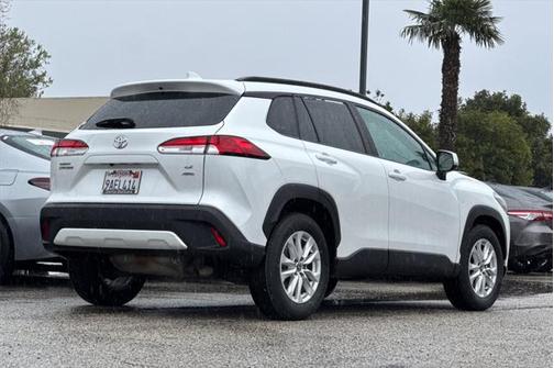 2022 Toyota Corolla Cross LE