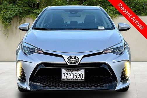 Classic Silver Metallic 2017 Toyota Corolla SE