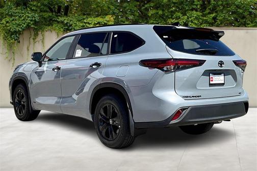2025 Toyota Highlander Hybrid XLE