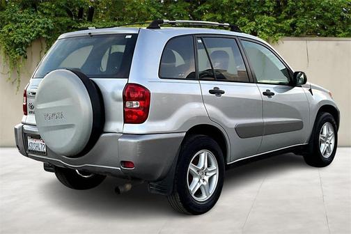 2004 Toyota RAV4 Base