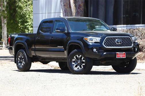 Photo 2 of 34 of 2019 Toyota Tacoma TRD Off Road