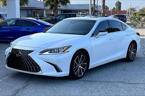 Eminent White Pearl 2025 Lexus ES 300h Base