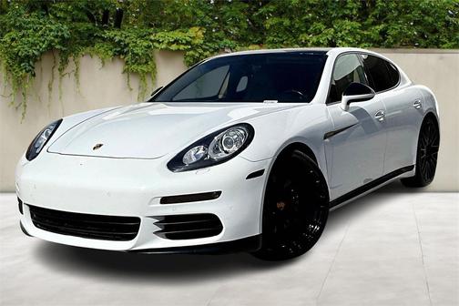 2016 Porsche Panamera 4