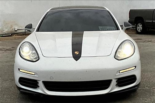 2016 Porsche Panamera 4