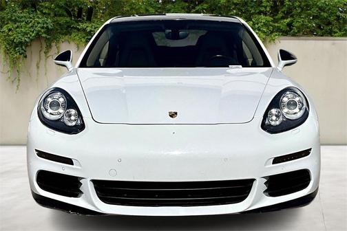 2016 Porsche Panamera 4