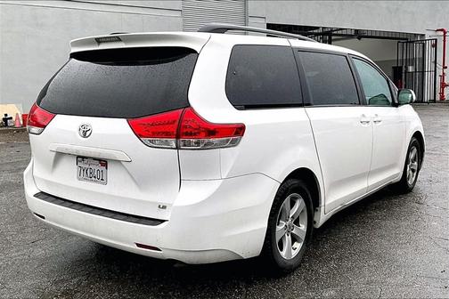 2012 Toyota Sienna LE