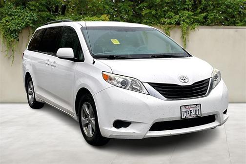 2012 Toyota Sienna LE