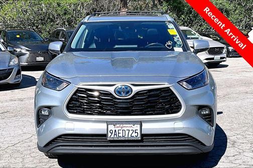 2022 Toyota Highlander Hybrid XLE