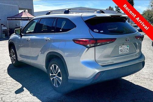 2022 Toyota Highlander Hybrid XLE