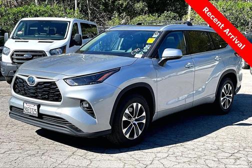 2022 Toyota Highlander Hybrid XLE