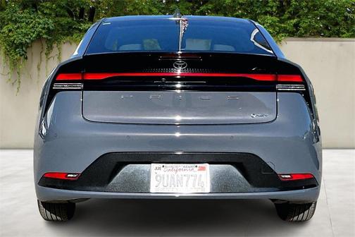 2025 Toyota Prius XLE