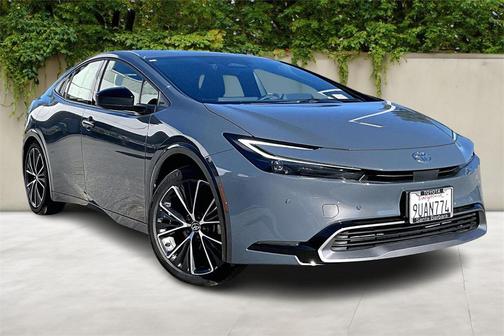 2025 Toyota Prius XLE