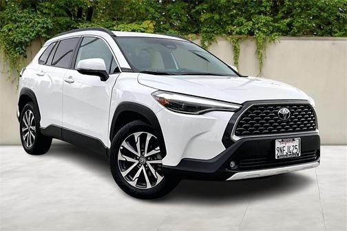 2024 Toyota Corolla Cross XLE