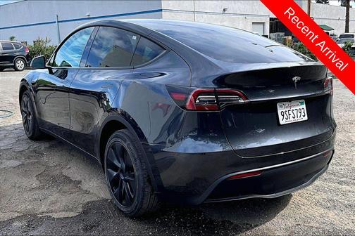 2025 Tesla Model Y Long Range Dual Motor Rear-Wheel Drive