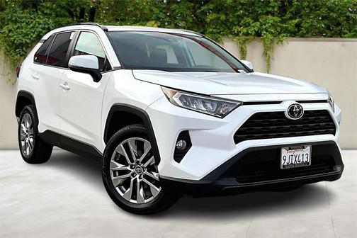 2019 Toyota RAV4 XLE Premium