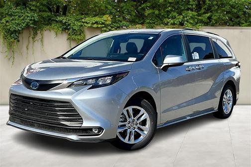 2025 Toyota Sienna XLE