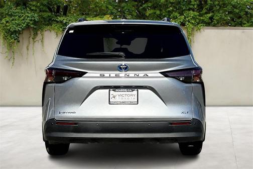 2025 Toyota Sienna XLE