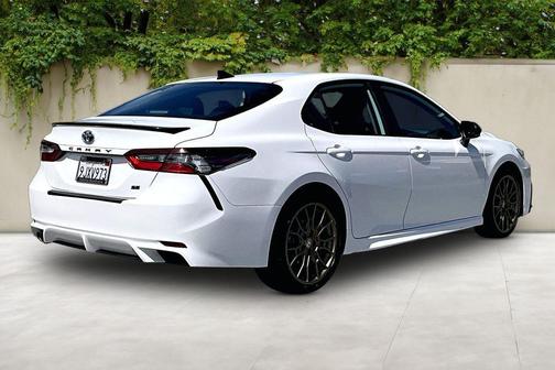 2024 Toyota Camry Hybrid SE